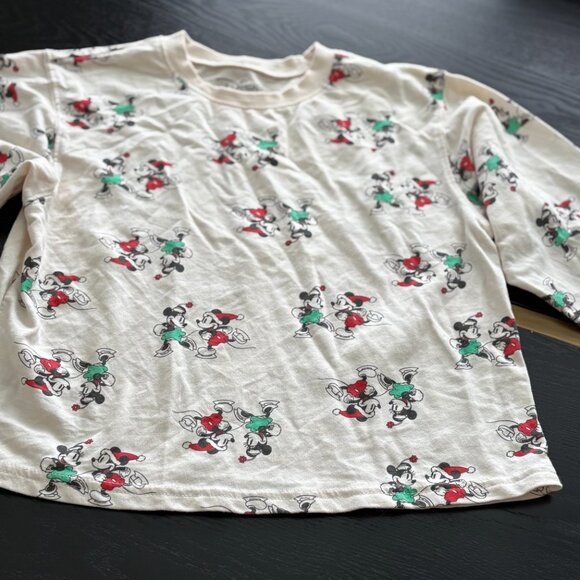 Disney Winter / Christmas Lightweight Sweatshirt Size Small EUC - Picture 4 of 7